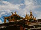 Tibet, Shigatse, Tashilhunpo monastery: The roof of the tomb of the 5th to 9th Panchen Lamas inside the courtyard